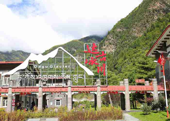 成都景区直通车上的活地图，那个讲解员，让我重新认识了这座城市-第2张图片-成都租车公司